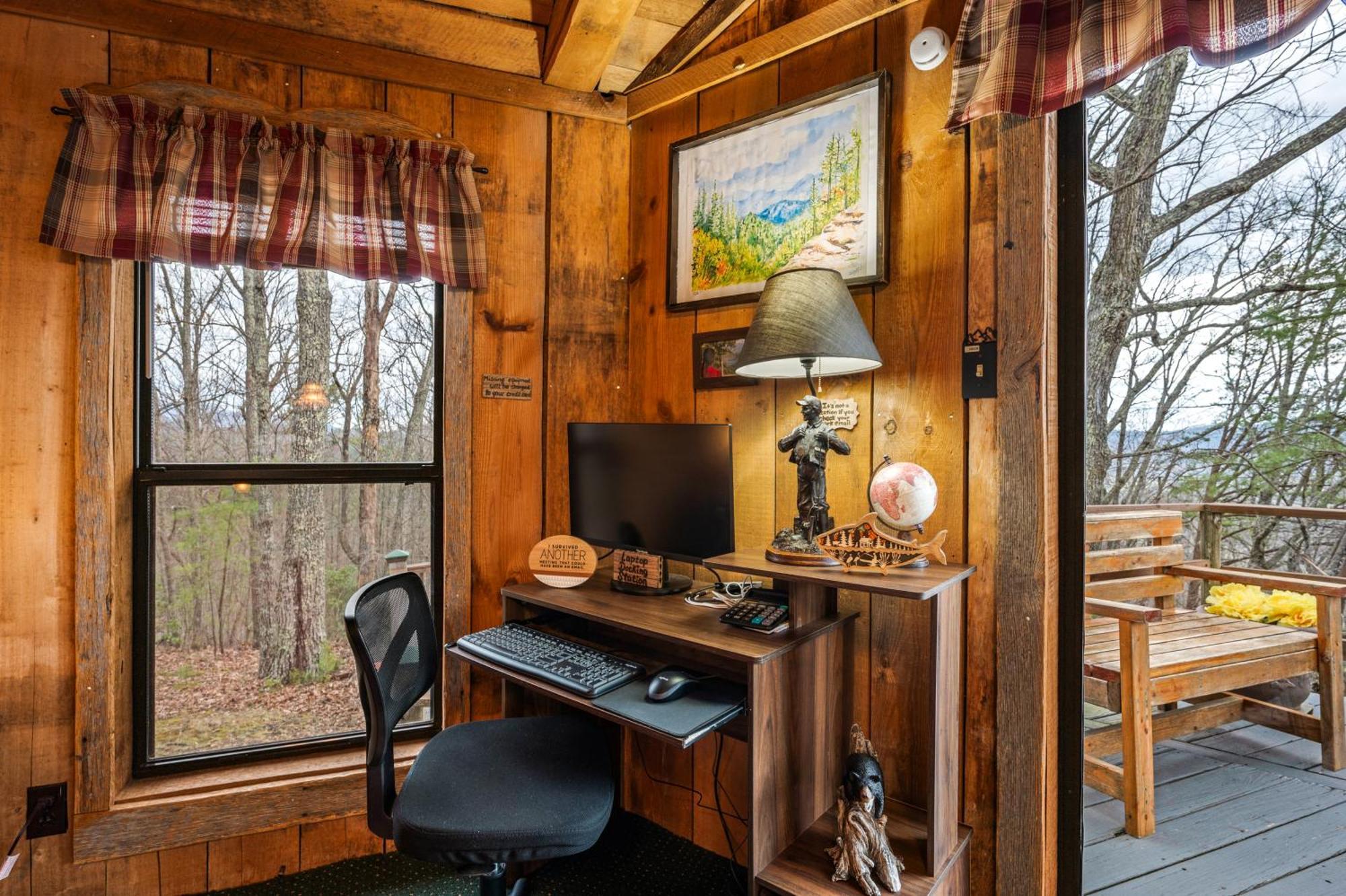 10 Miles Away From The Heart Of It All! Pigeon Forge Dış mekan fotoğraf