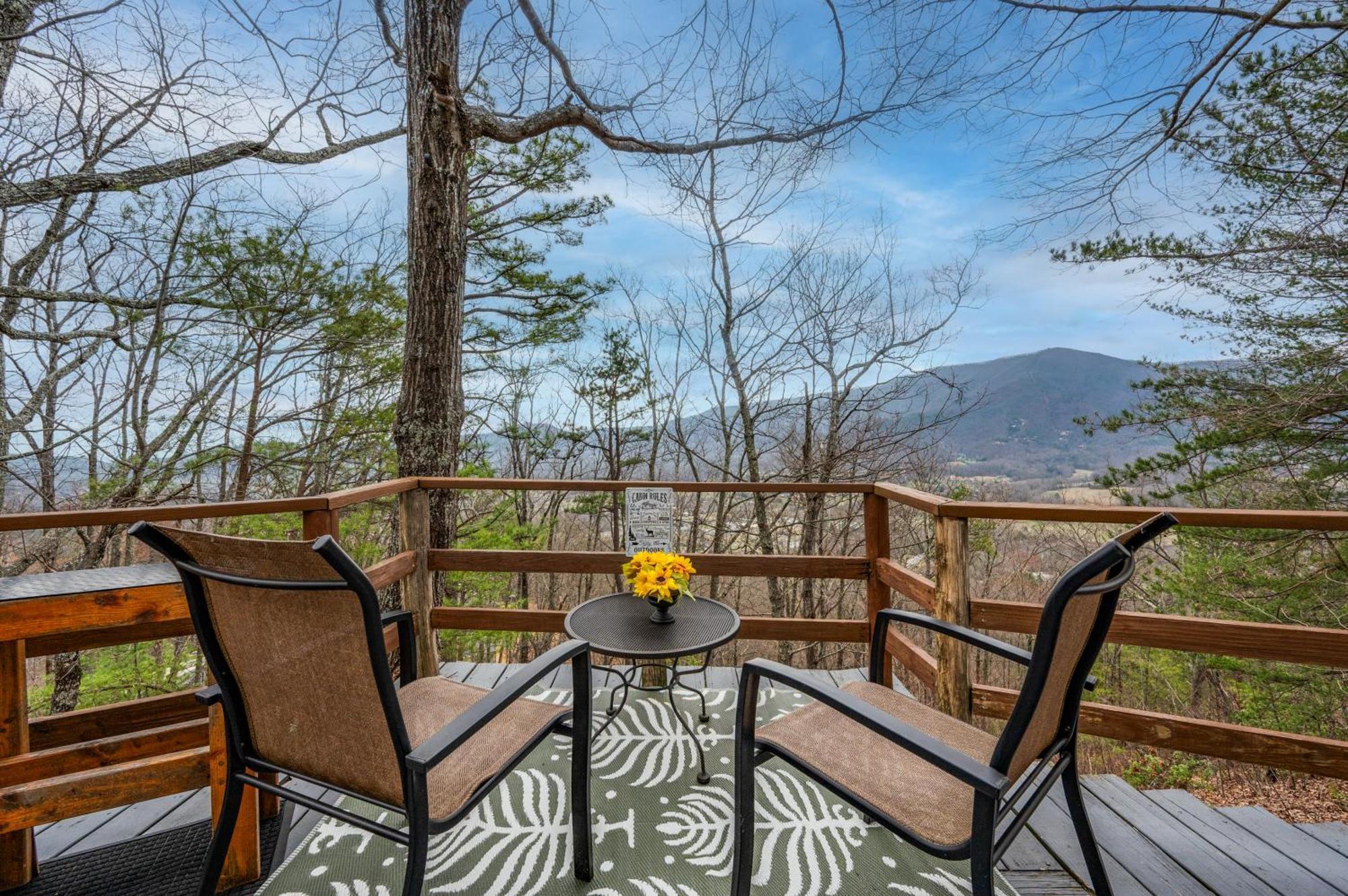 10 Miles Away From The Heart Of It All! Pigeon Forge Dış mekan fotoğraf