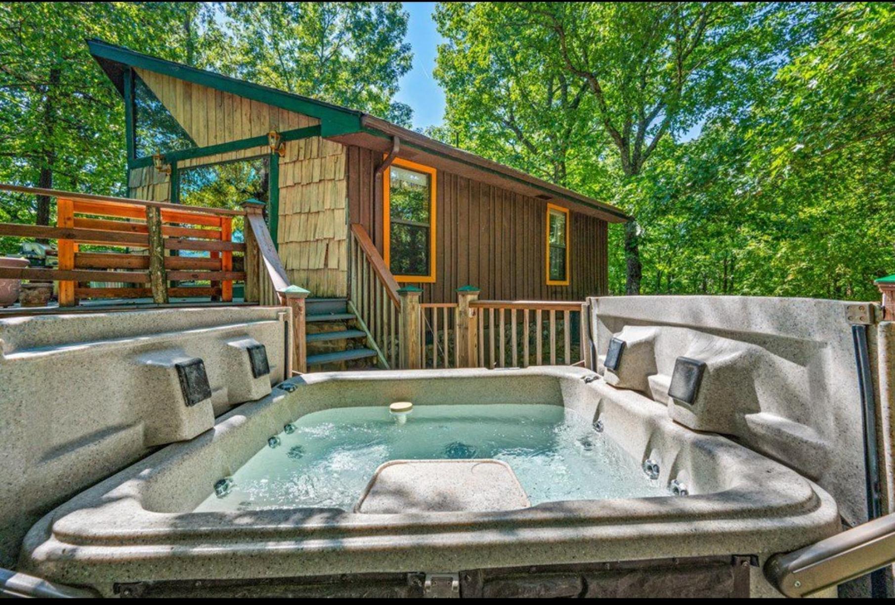 10 Miles Away From The Heart Of It All! Pigeon Forge Dış mekan fotoğraf
